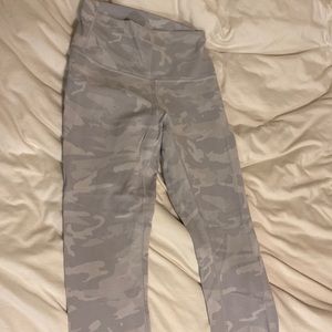Lululemon White Camo 28” Wunder Under Leggings